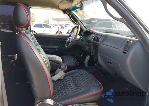 2002 Toyota Tacoma Xtracab from USA, damaged, VIN 5TEVL52N42Z054326